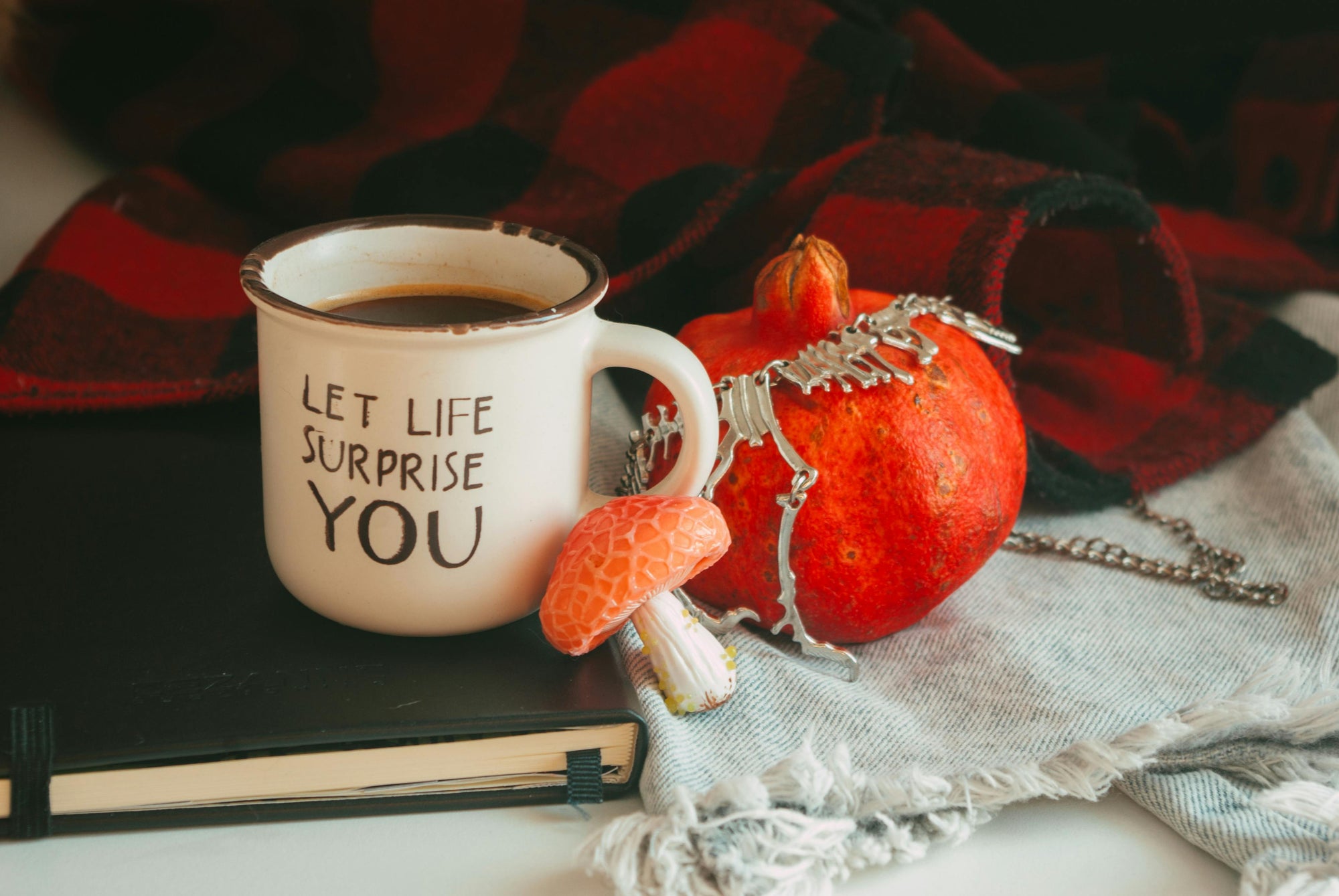 Reishi Mushroom Tea vs. Ryze Mushroom Coffee: Choosing Your Adaptogen Beverage